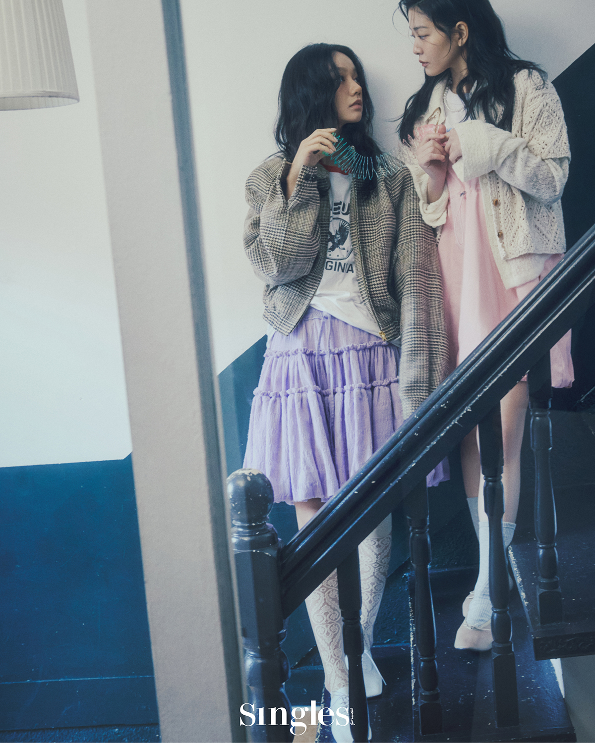 이혜리와 정수빈의 싱글즈 화보 이미지, 이혜리, 정수빈, 싱글즈 화보,이혜리 화보, 정수빈화보. 싱글즈 정수빈, 이혜리, 선의의 경쟁 이혜리 정수빈